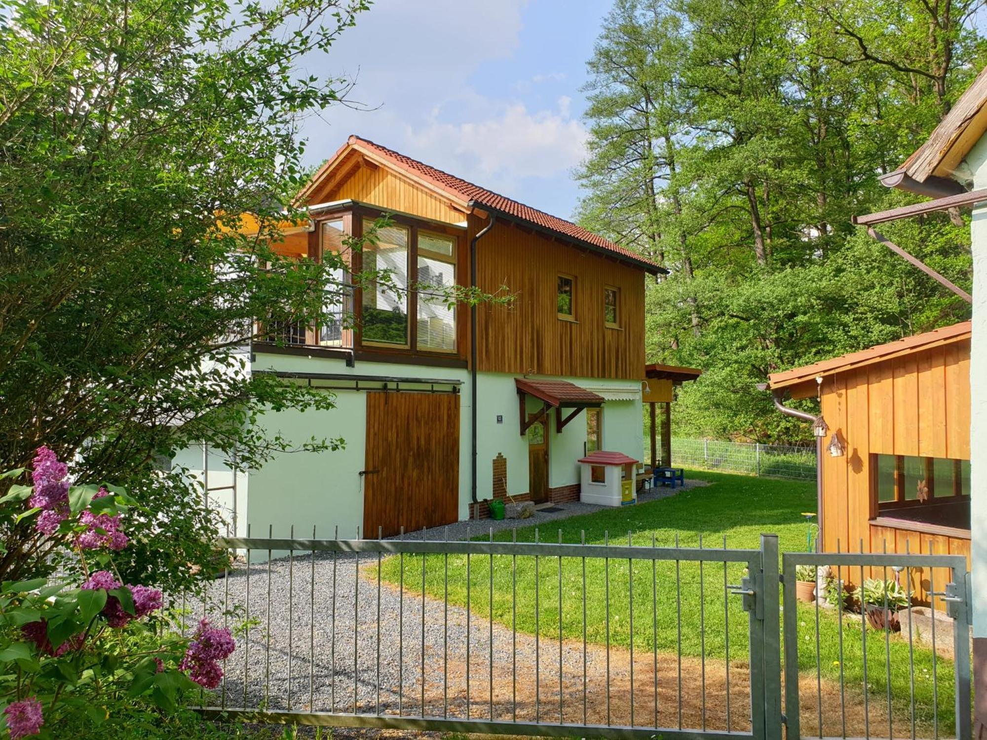 Und Sommerhaus Unter Der Burg Apartment *
